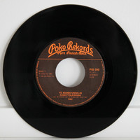 Vau: Yö asematunnelin keskitysleirissä / Muistokirjoituksia eläville