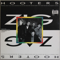 Hooters: Zig Zag	