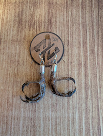 Pigeon's foot earrings