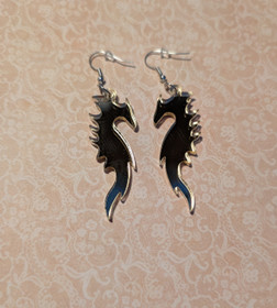 Kullanväriset lohikäärme korvakorut