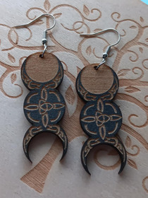 Triple goddess korvakorut