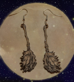 Broom earrings 