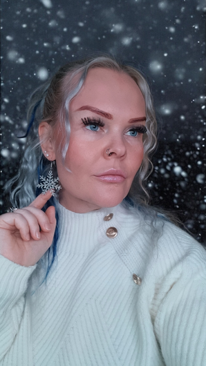 Snowflake earrings