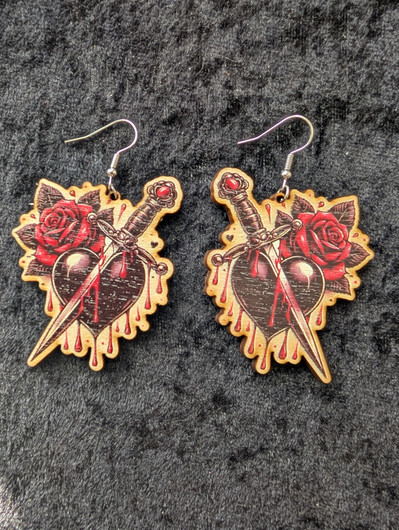 Bleeding Heart Dagger – Eternal Rose -earrings
