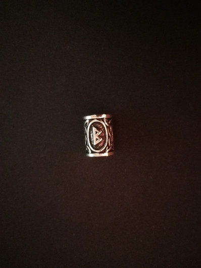 Beardbead viking rune Berkano