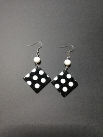 Black square earrings with dots 