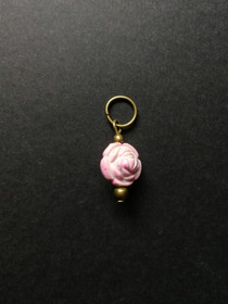 Pink flower place marker