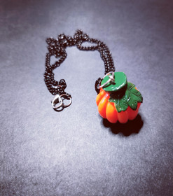 Large pumpkin necklace