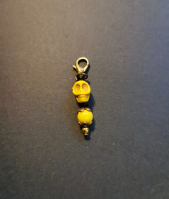 Yellow skull place marker
