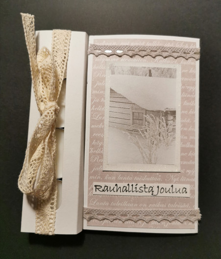 Kynttiläkortti mökki ja pitsi