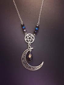 Kuu kaulakoru hopean värinen pentagrammi