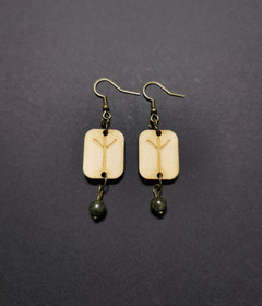 Riimukorvakorut Algiz