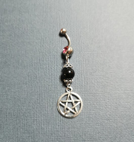 Napakoru hopeanvärinen pentagrammi pinkki Mustalla helmellä