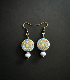 Siniset kukkakorvakorut