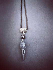 Korpinkallo kaulakoru pentagrammilla 