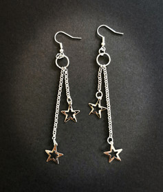 Chain earrings with stars
