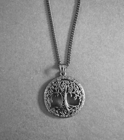 Musta elämänpuu kaulakoru