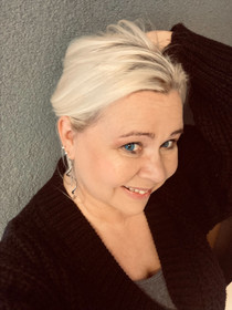 Chain earrings with stars