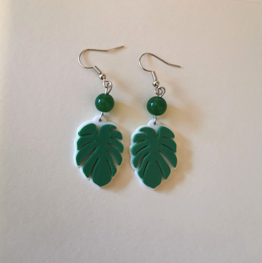 Vihreät lehtikorvakorut