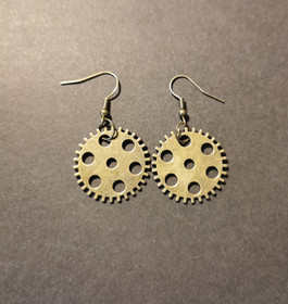 Earrings with gears