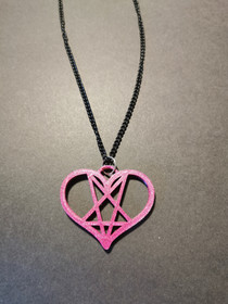 Violetti sydänpentagrammi kaulakoru 
