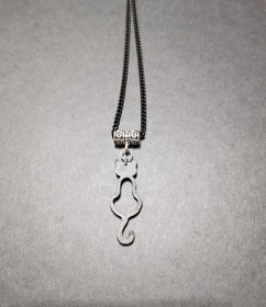 Musta kissa kaulakoru