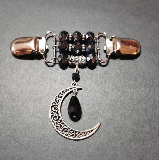 Clam sweater clip moon