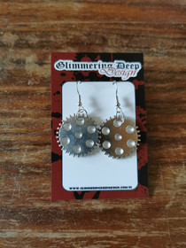 Earrings with gears