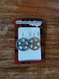 Earrings with gears