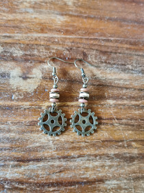 Earrings with gears