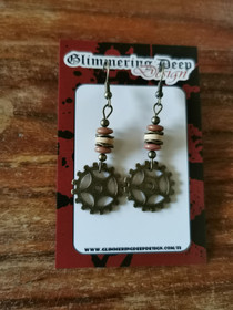 Earrings with gears