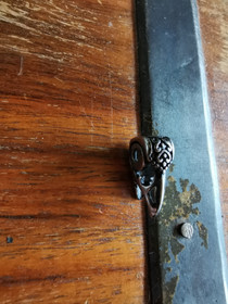 Raven beard bead