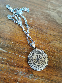 Vegvisir kaulakoru 