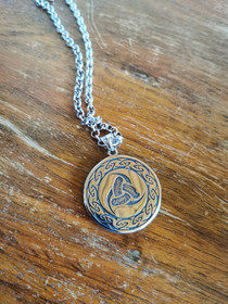 Lohikäärme kaulakoru 