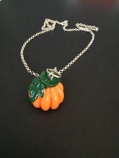 Large pumpkin necklace