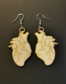 Puiset anatomiset sydän korvakorut