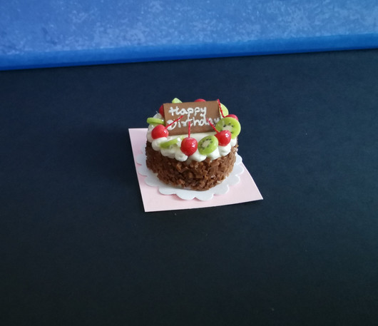 Dollshouse cake