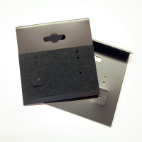 Korujen tuote ripustinlappu  musta muovia 100 kpl 