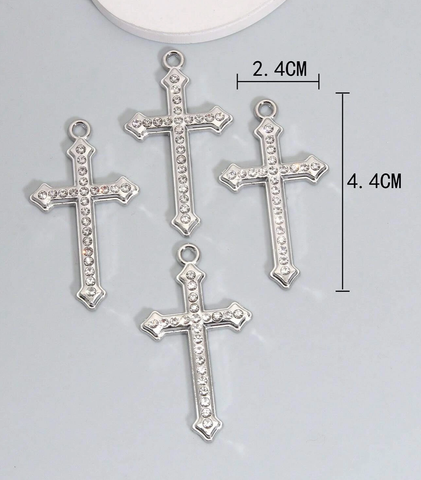 Metalli koru ristejä kivillä 5kpl