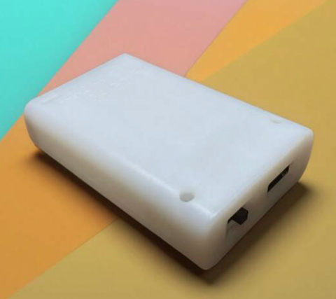 USB liitännällä paristokotelo valoille