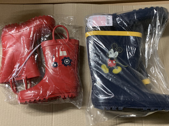 Lasten Walt Disney kumisaappaita 10 paria 8,00€ pari