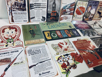 Poistoerä peltikylttejä 30 kpl 0,99€ kpl.