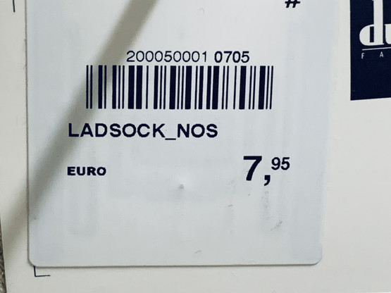 Naisten kesä sukkia erä 2 parin  paketti 0,75€ pkt/2 paria. Hinta vain 0,37€ pari