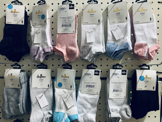 Naisten kesä sukkia erä 3 parin  paketti 0,99€ pkt/3 paria. Hinta vain 0,33€ pari