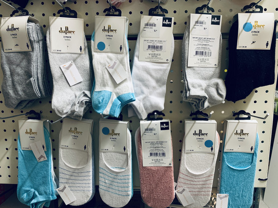 Naisten kesä sukkia erä 3 parin  paketti 0,99€ pkt/3 paria. Hinta vain 0,33€ pari