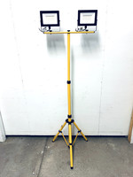 Työvaloteline 20W Led halogen valoilla ovh 47,00€ meidän hinta 20.00€