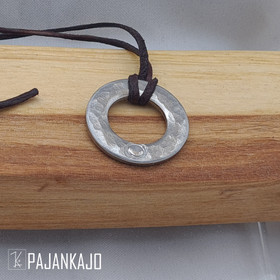 Kuu Teräskaulakoru, Iso