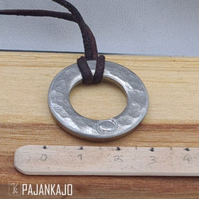 Kuu Teräskaulakoru, Iso