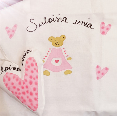 TYYNYLIINA JA UNILELU, SULOISIA UNIA, VAAL.PUN 28x35cm