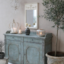 KRUUNUALUSTA KYNTTILÄLLE, ANTIIKIN KERMANVALKOINEN 25 cm